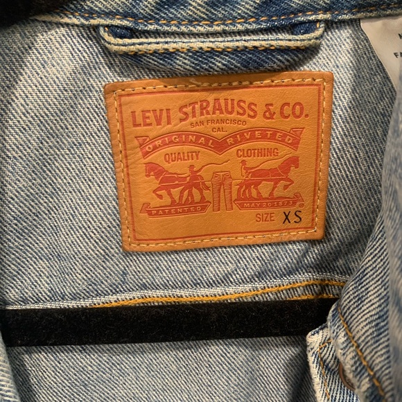 Customized Levi’s Denim Jacket - Picture 4 of 6